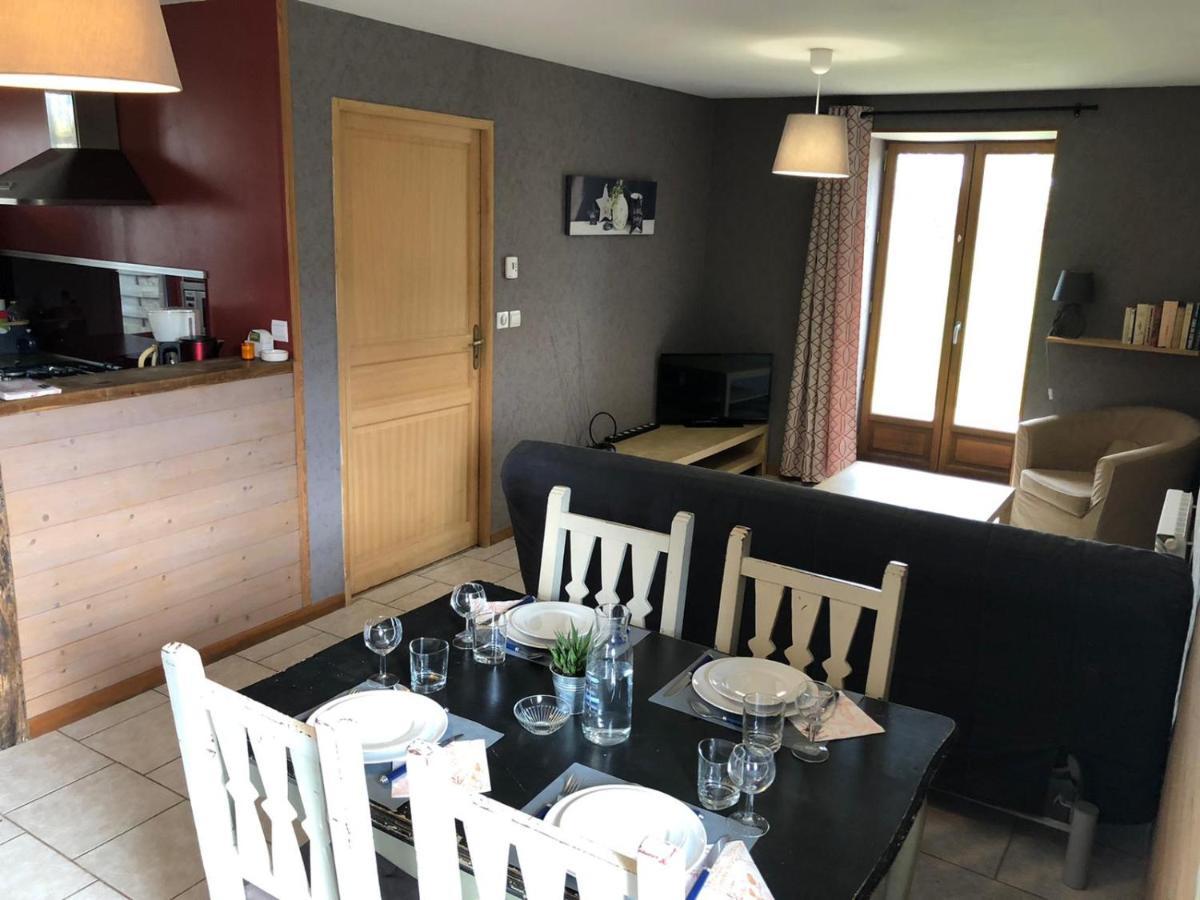 Gites De La Touche Aux Pourvoirs Combourg Exterior foto