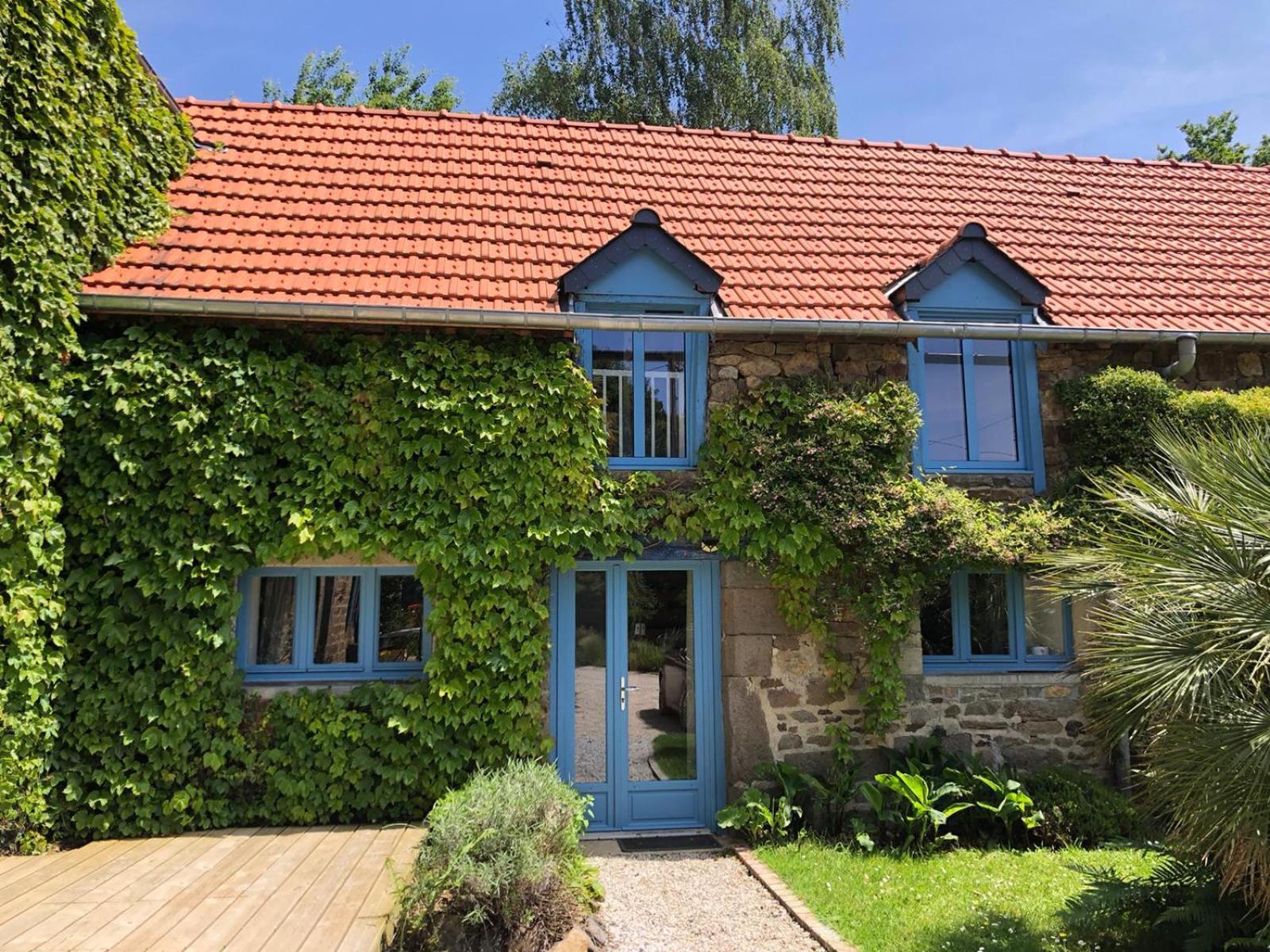 Gites De La Touche Aux Pourvoirs Combourg Exterior foto