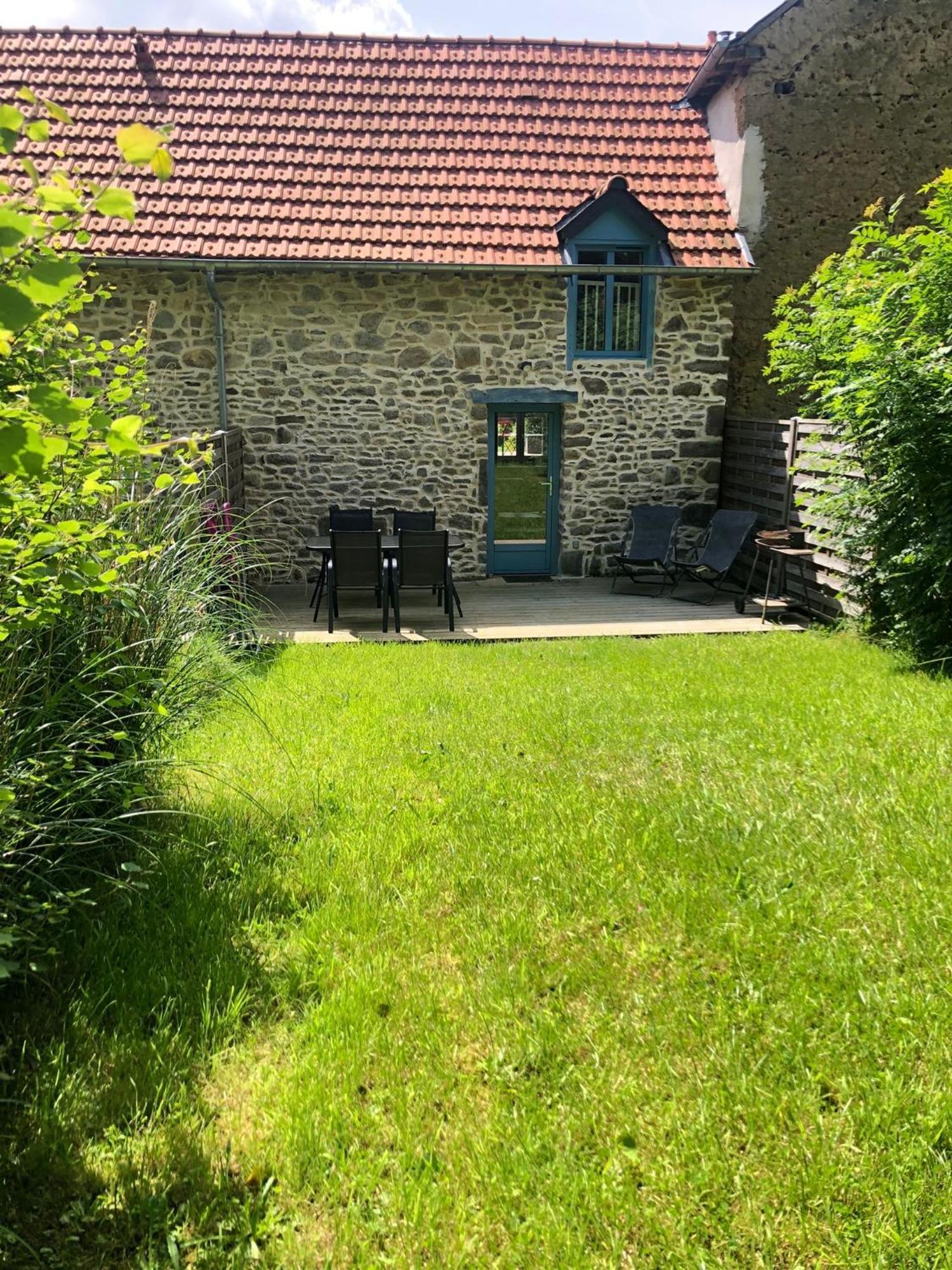 Gites De La Touche Aux Pourvoirs Combourg Exterior foto